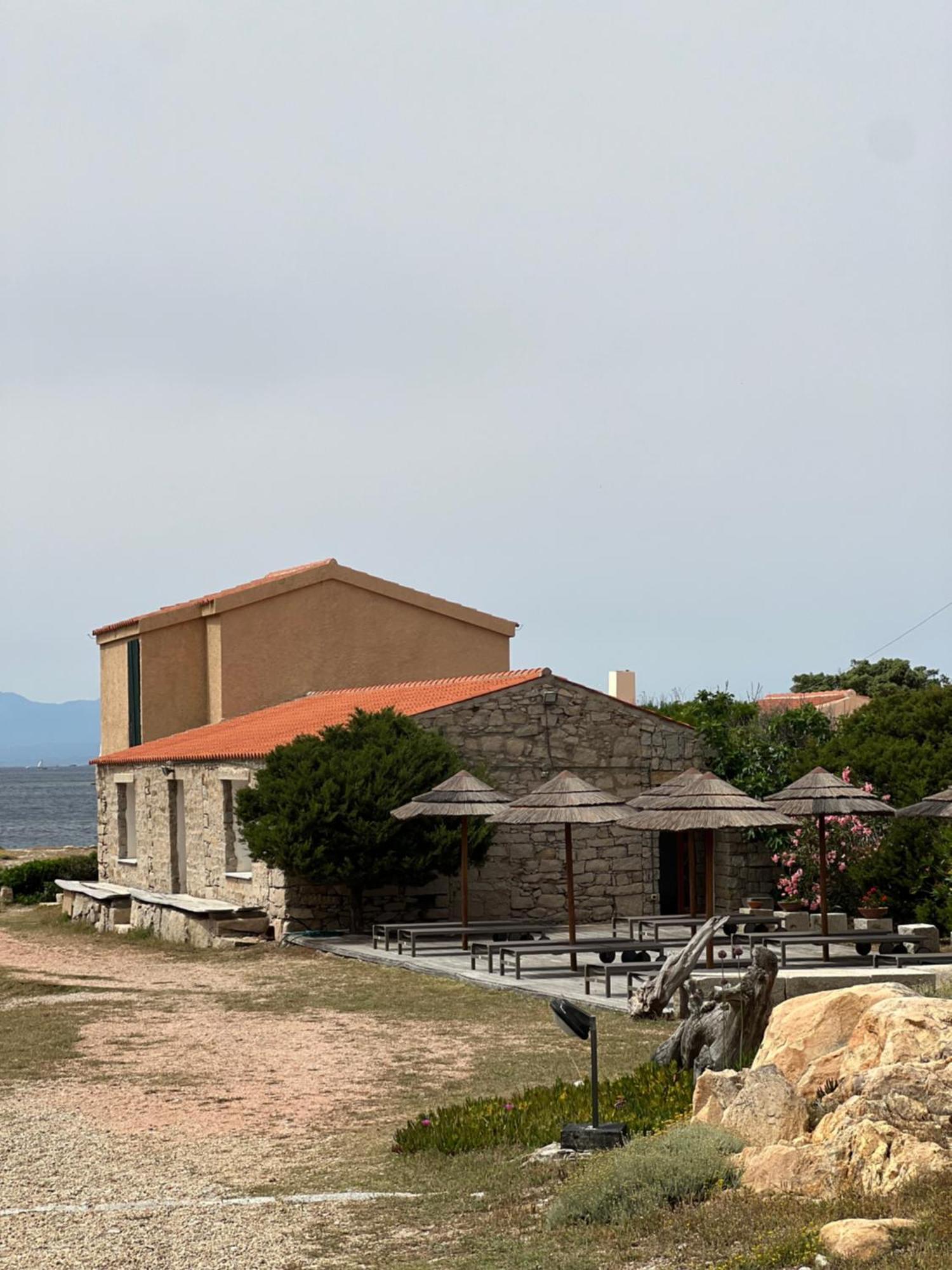 Appartamento Il Caracolo A Cala Francese La Maddalena  Ngoại thất bức ảnh